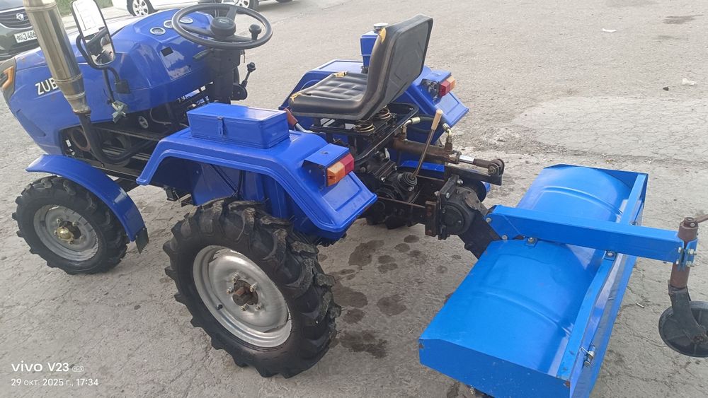 ZUBR Mini traktor