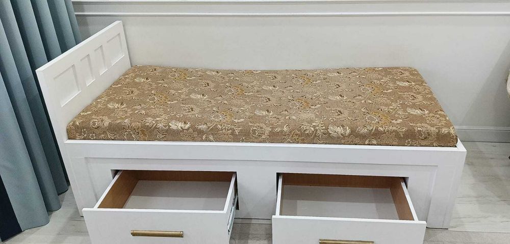 Продам б/у кровать