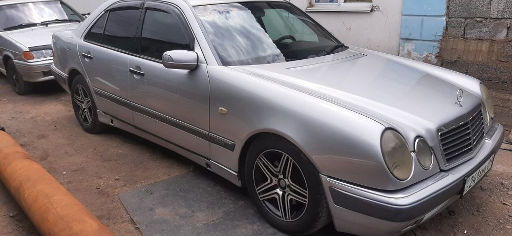 Продам даймлер бенс е 280