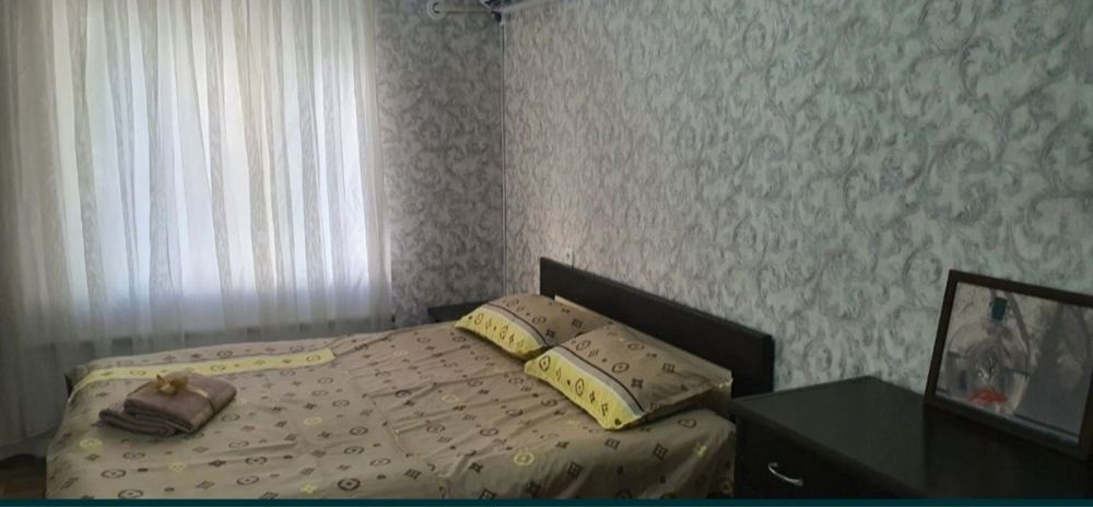 Чиланзар Ак-Тепа Круг продам 1/2/4 кирпич балкон 2/3.  36-квадратов