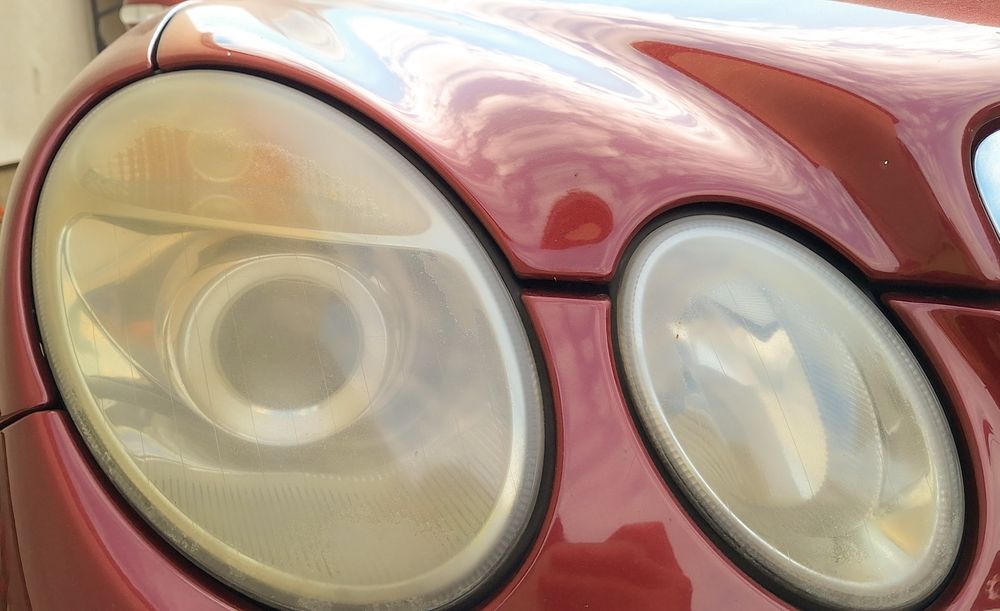 Ofer servicii profesionale de polish farurii