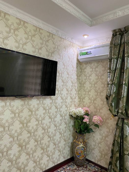 Продается своя 1 комнатная квартира переделанная в 2 в центре города