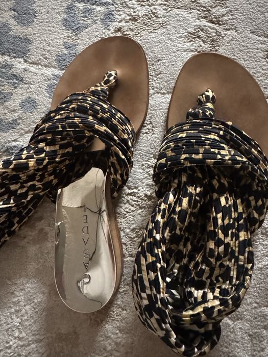 Эффектные сандалии Casadei с леопардовым принтом