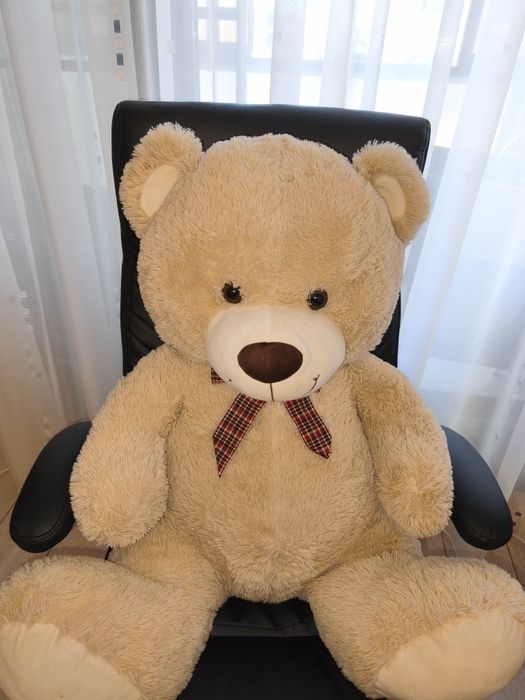 Urs de plus Gigant DeLuxe cu Fundita  - 90 CM