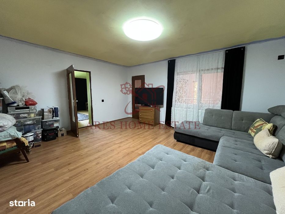 Casă individuală P+1+pod, pe piloni cu panouri solare