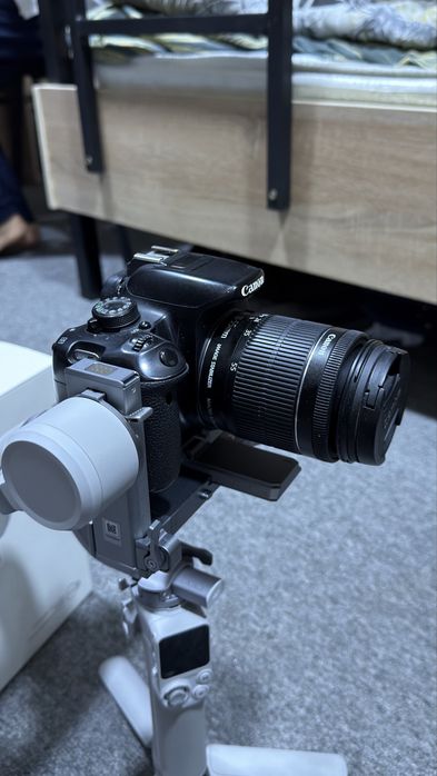 Canon EOS 700D + DJI RONIN S4 Mini