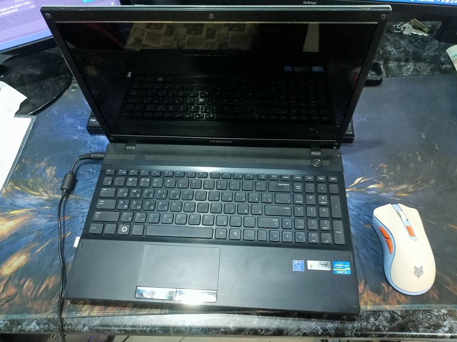 Ноутбук Samsung NP300v5z