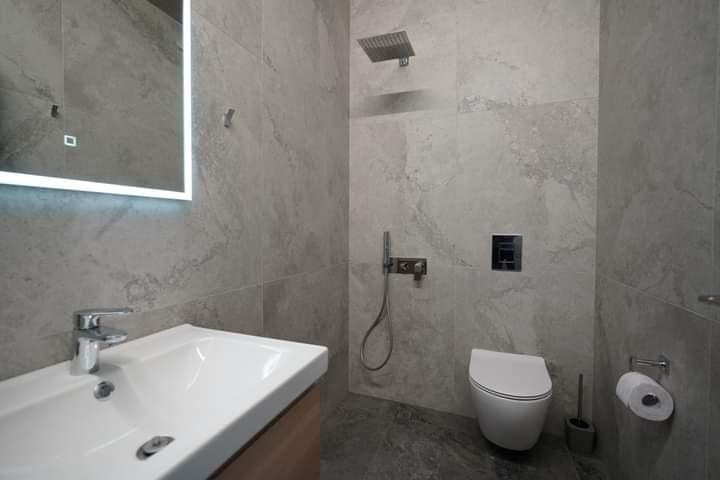 Дава се под наем Тристаен апартамент в София, Горубляне - 120 кв.м за 1500 € - Снимка #7