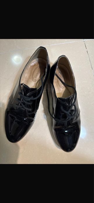Продам женские лакированные!