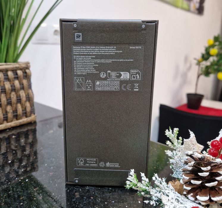 Galaxy S25 FE 5G 256GB. 8GB RAM. SIGILAT / Black