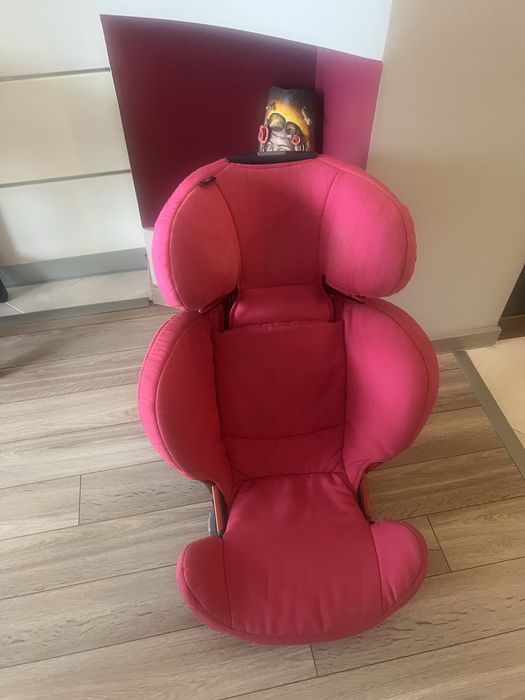 Детски стол за кола