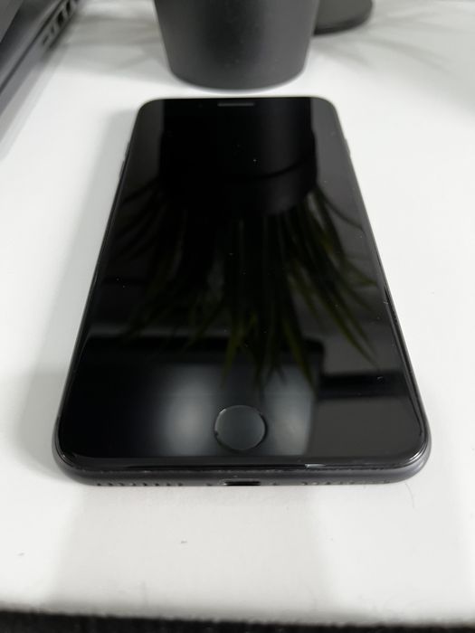 Продам IPhone 8 Plus 128GB