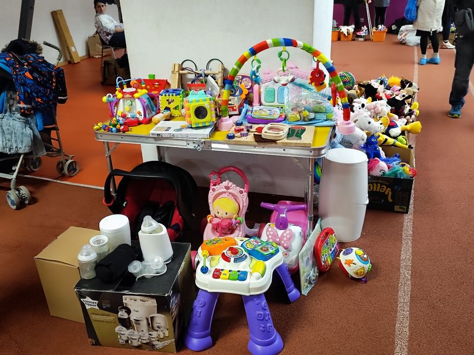 Jucării 0-3 ani motricitate, atenție Montessori