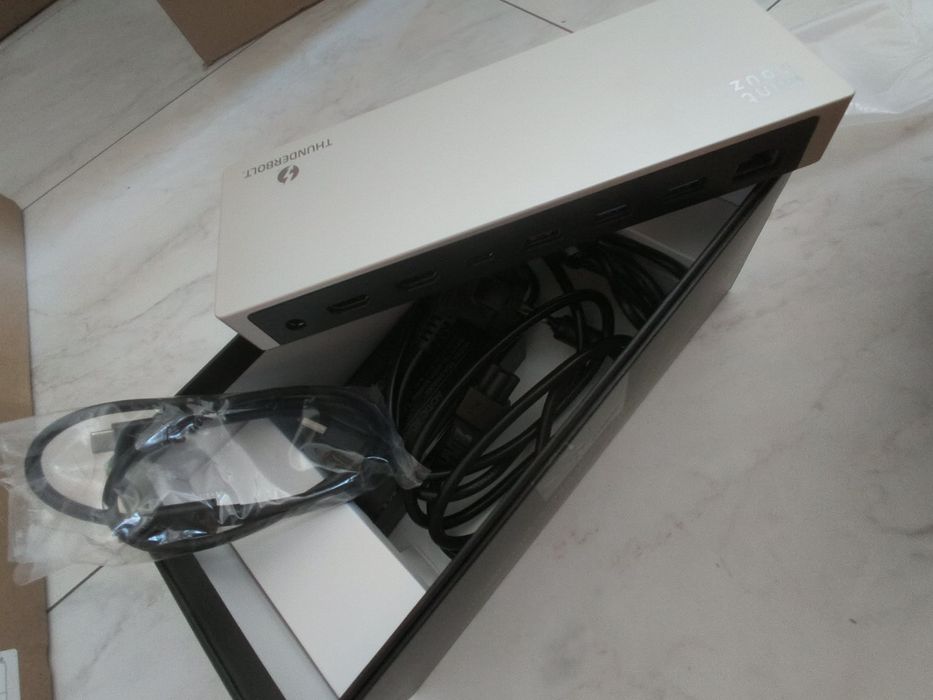 Thunderbolt 4 докинг станция 8K двойно HDMI 160W 7x USB 2.5G Ethernet
