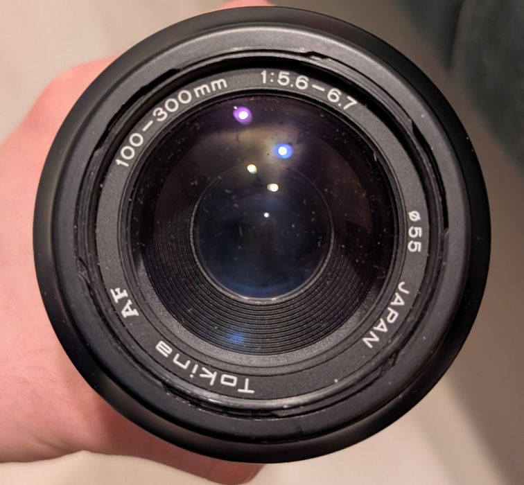 Vând aparat pe film Nikon F60 + 2 obiective Tokina