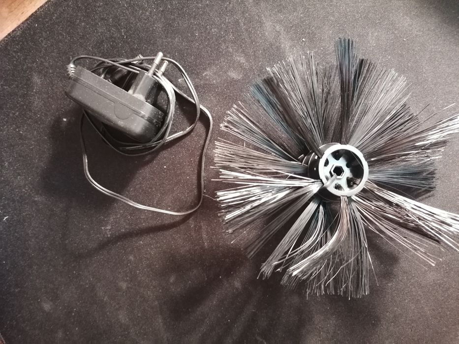 Робот прахосмукачка Melody C – с аксесоари, работи, ниска цена!