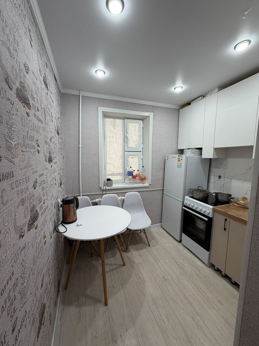 Продам квартиру комарова