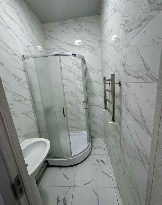 Yashnabod olmos mahalla 3/12/16 srochna sotiladi