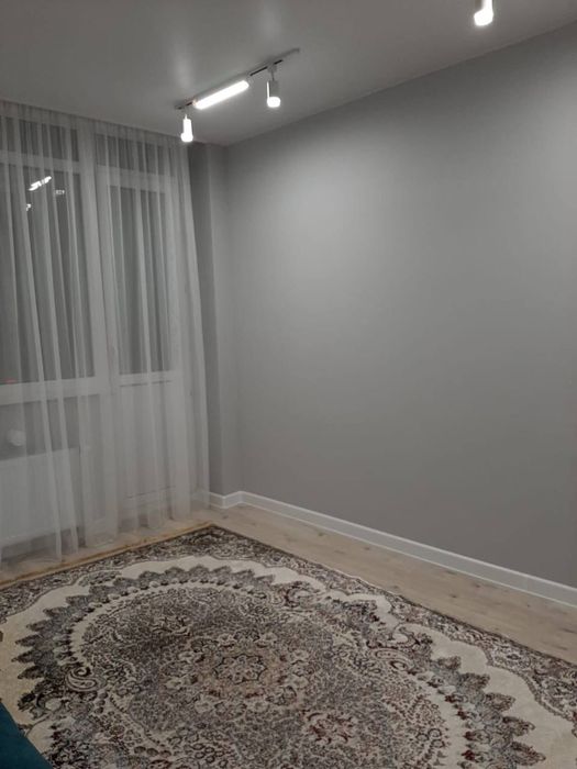 Девушку на подселение