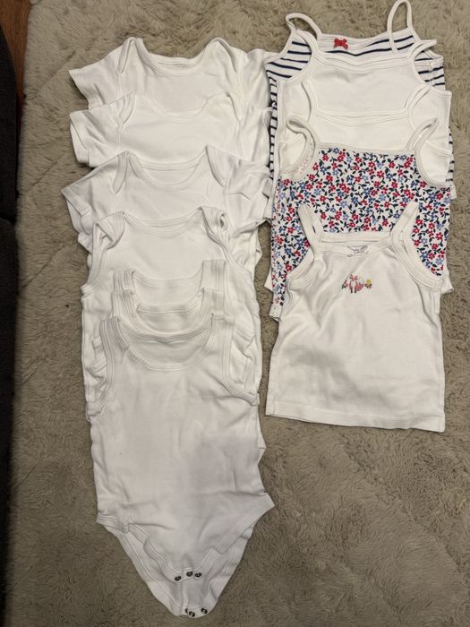 Lot hainute pentru fetite marimi intre 6-24 luni si cateva de 2-3 ani