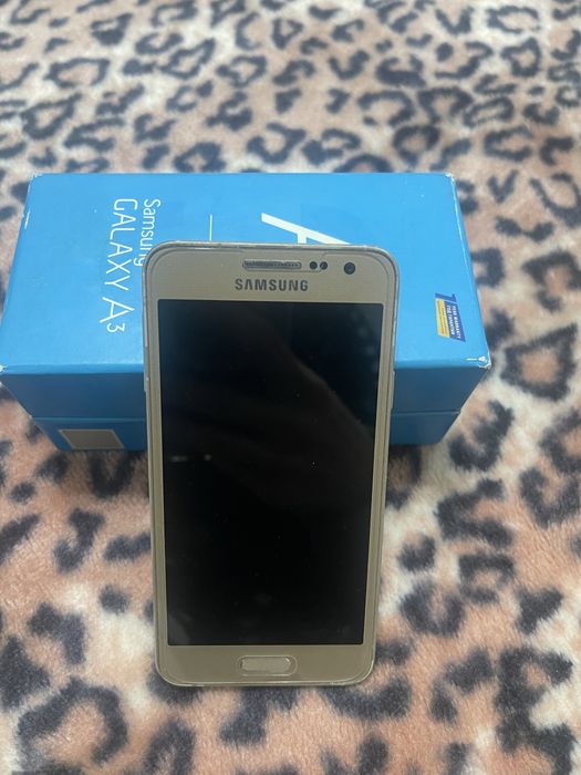 Телефон samsung galaxy A3