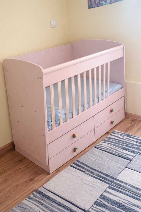 Продавам бебешка кошара