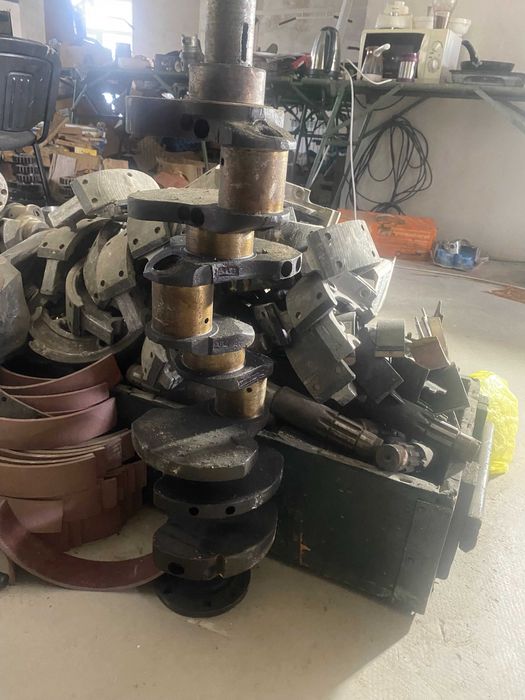 Коленвал на Зил 130  б/у