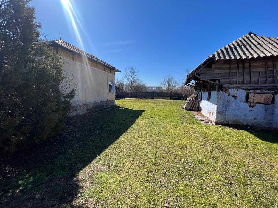 Casă + teren 2700 mp