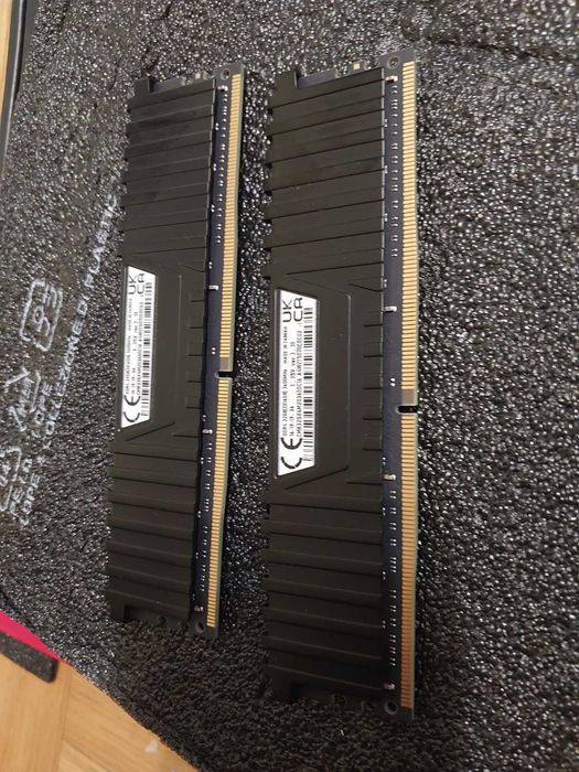 32GB DDR4 3600Mhz CL16 - Ballistix Elite, Corsair Vengeance LPX