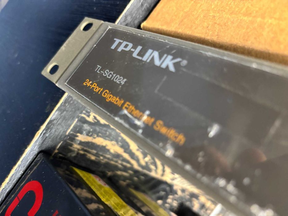 Switch 24 canale gigabit rackabil TP-Link, TL-SG1024