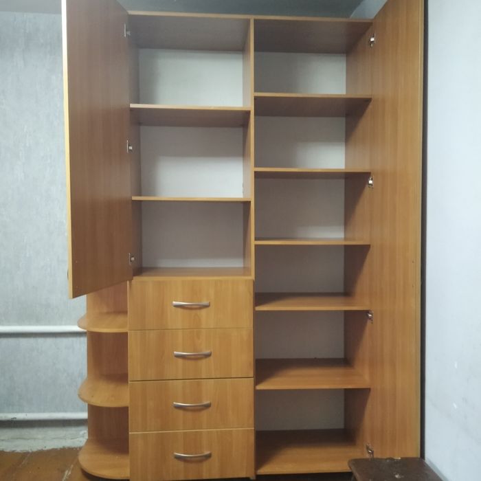 Продам Шкаф в хорошем состоянии