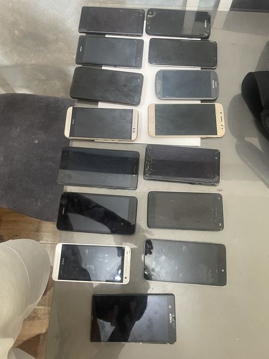 Telefoane/laptop/dvd/ PENTRU PIESE
