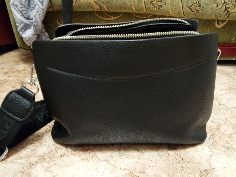 Продам женскую сумочку