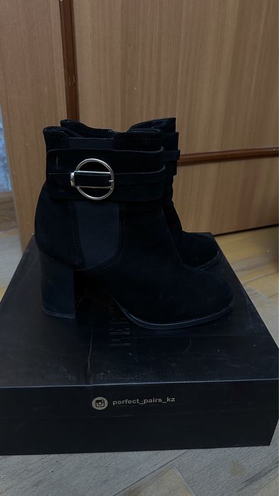 Продам зимние ботильоны