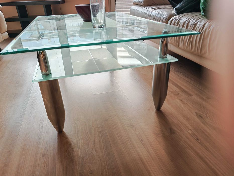 Стъклена маса за хол, кухня или дневна стая