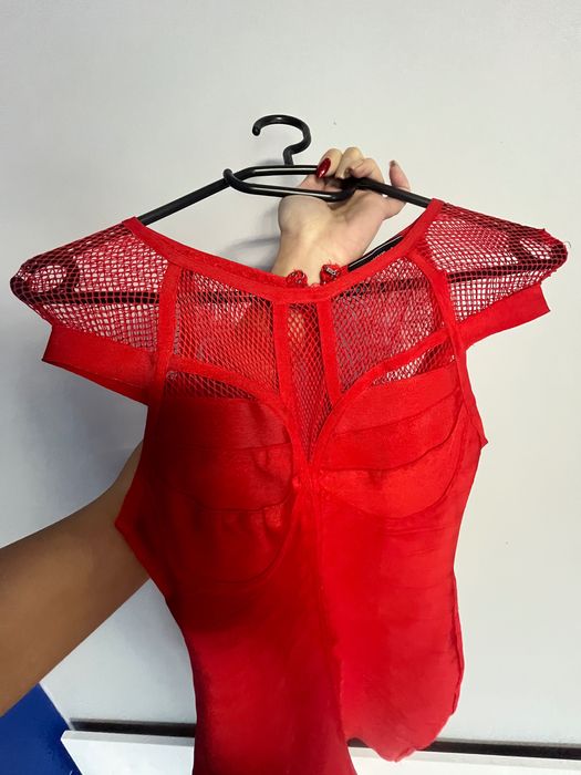 Червена бандажна рокля