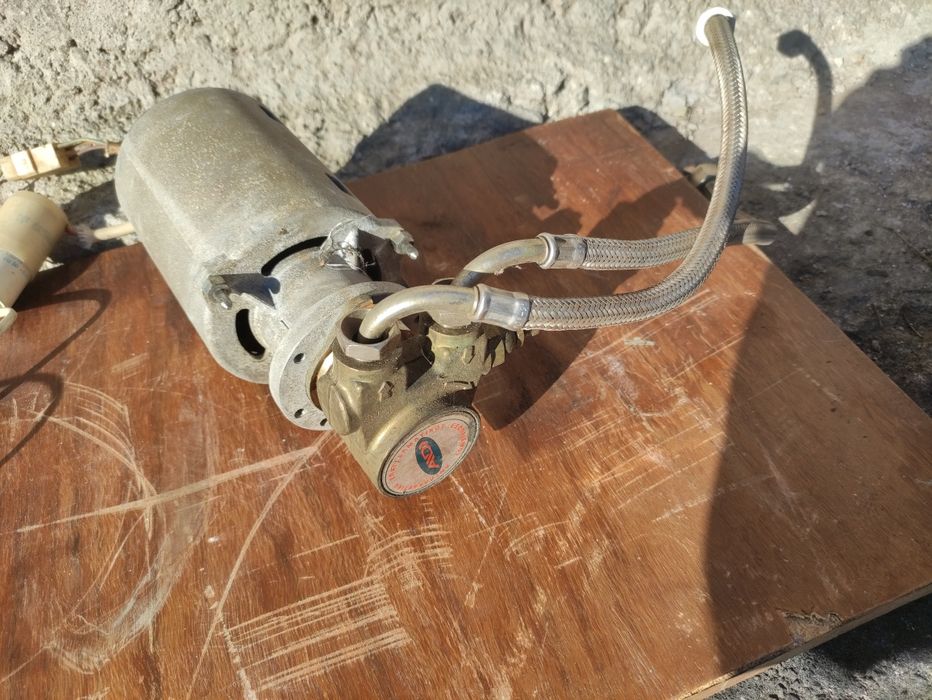 Монофазна ротационна помпа 150W (за кафемашина/вода)
​Описание:
Продав