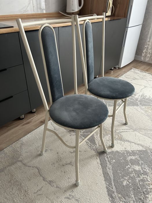 Срочно продам стулья