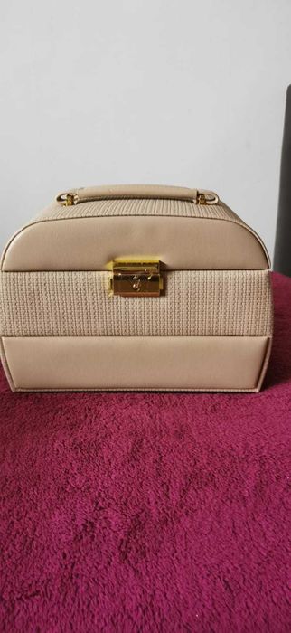 Cutii bijuterii, inele, bratari, coliere 3 modele; Cutia Pufo elegance