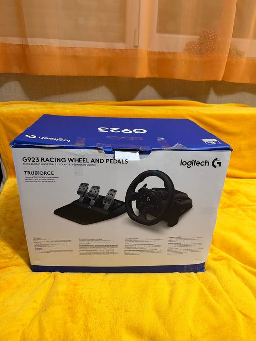 Волан Logitech G923 PS4. Като нов. PS4, PS5, PC