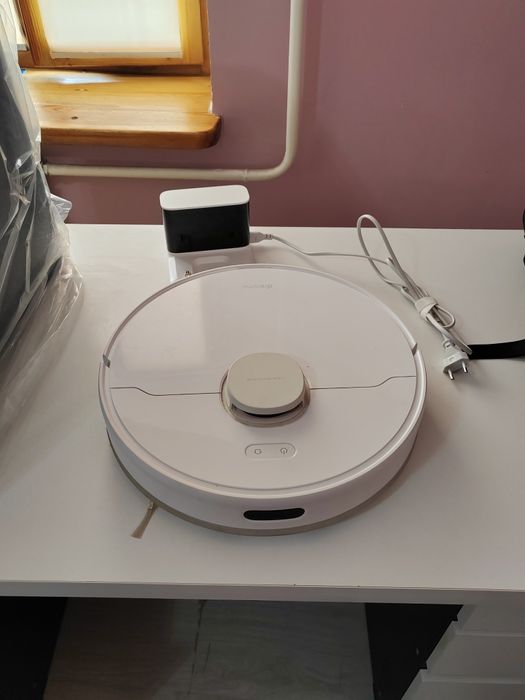 Продам робота пылесоса от фирмы Dreame