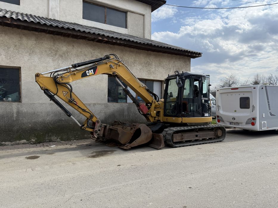 Inchiriez miniexcavator / excavator