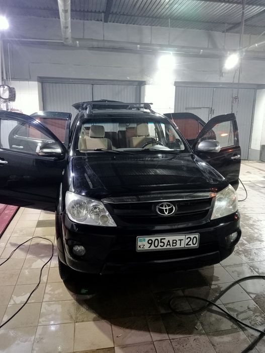 Тойота фортунер 2006 г.