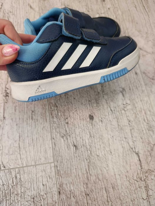 Оригинални маратонки за момче на Adidas