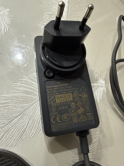 Зарядное устройство для телефона