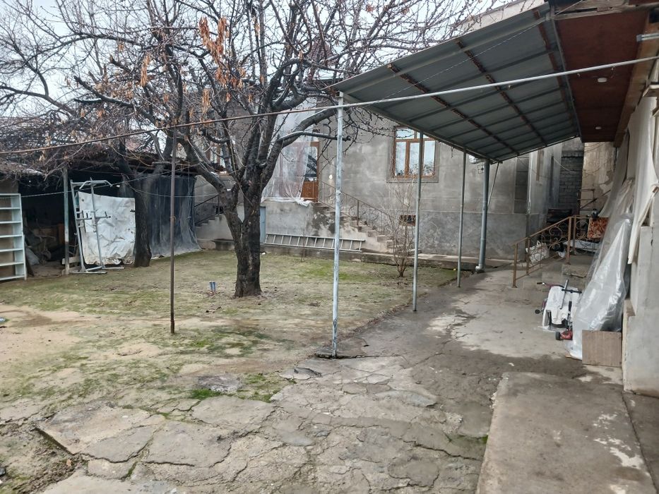 Ховли сотилади  бодомзорда