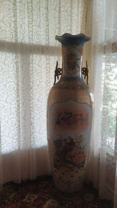 Ваза китайской производства в отличном состоянии