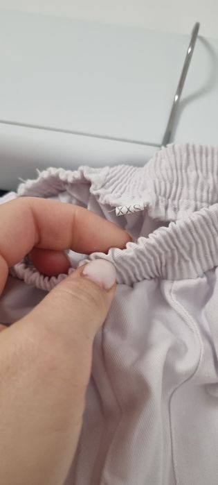 Costum asistenta medicala