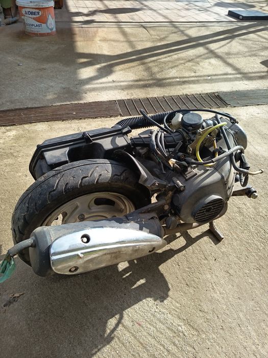 Vând motor scuter Kymco