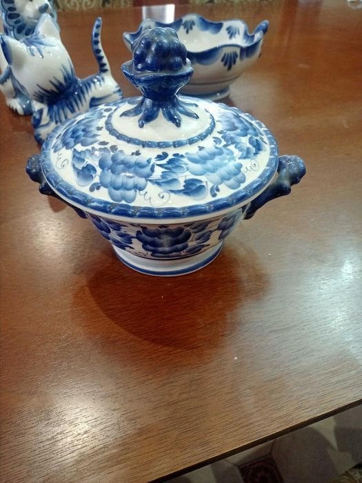 Посуда для сервировки Гжель